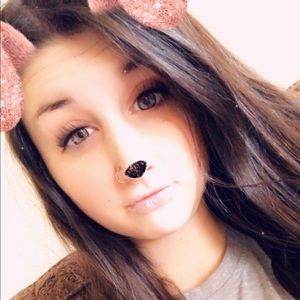 Meet your Posher, Cassandra n